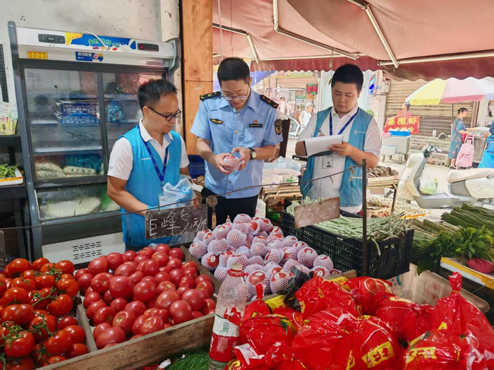 筑牢“放心吃”安全防線 成都召開農(nóng)產(chǎn)品批發(fā)市場(chǎng)監(jiān)管現(xiàn)場(chǎng)會(huì)聚焦食用農(nóng)產(chǎn)品質(zhì)量安全